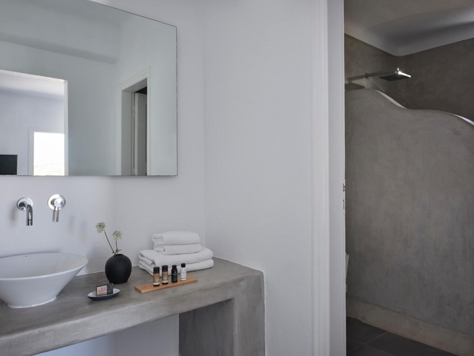 Pietra E Mare - Mykonos Moments